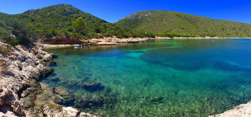 Navegar por la Isla de Cabrera, un paraíso dentro de Mallorca
