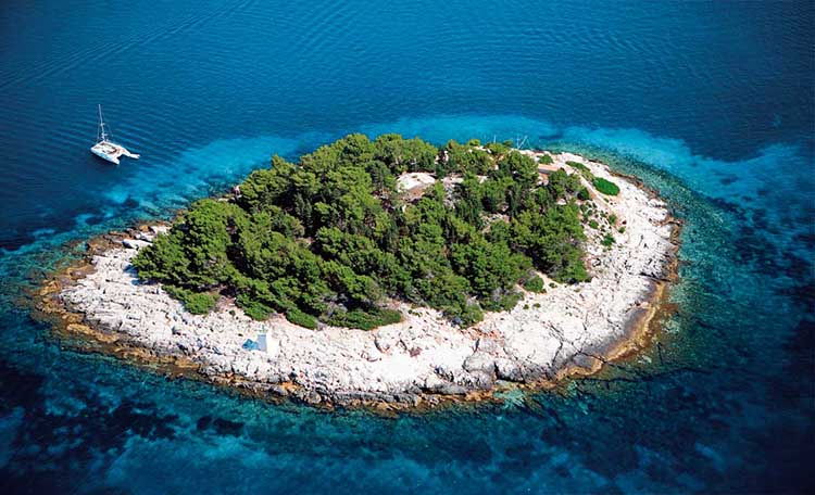 Isla de Pakleni, ruta de navegación por Split, Croacia