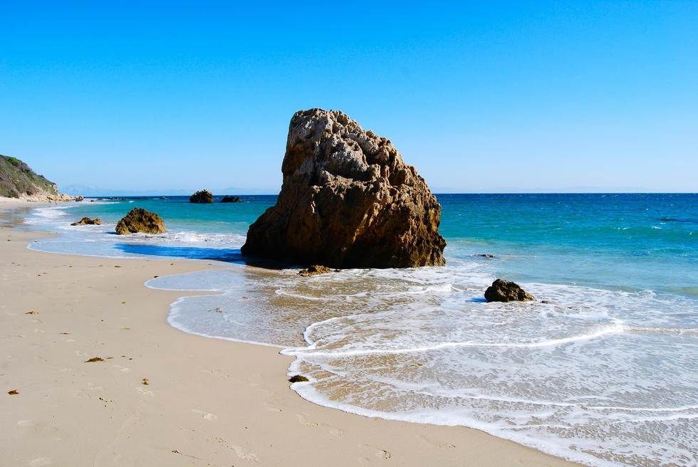 Playa de Bolonia, una de las playas más limpias de España