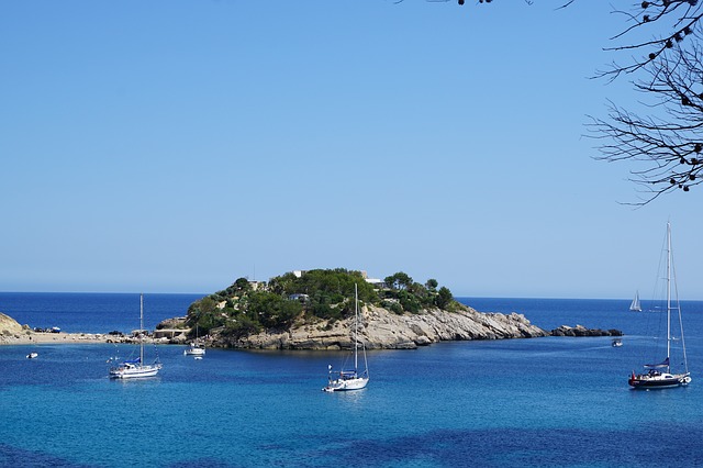 Descubre las 4 mejores excursiones en barco en Ibiza ⛵